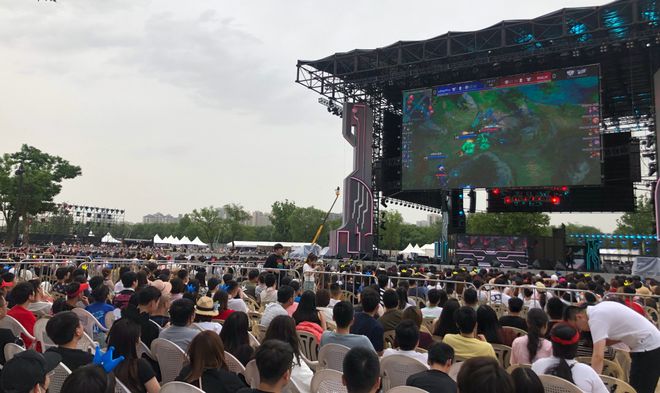 呼吁社会各 呼吁社会各