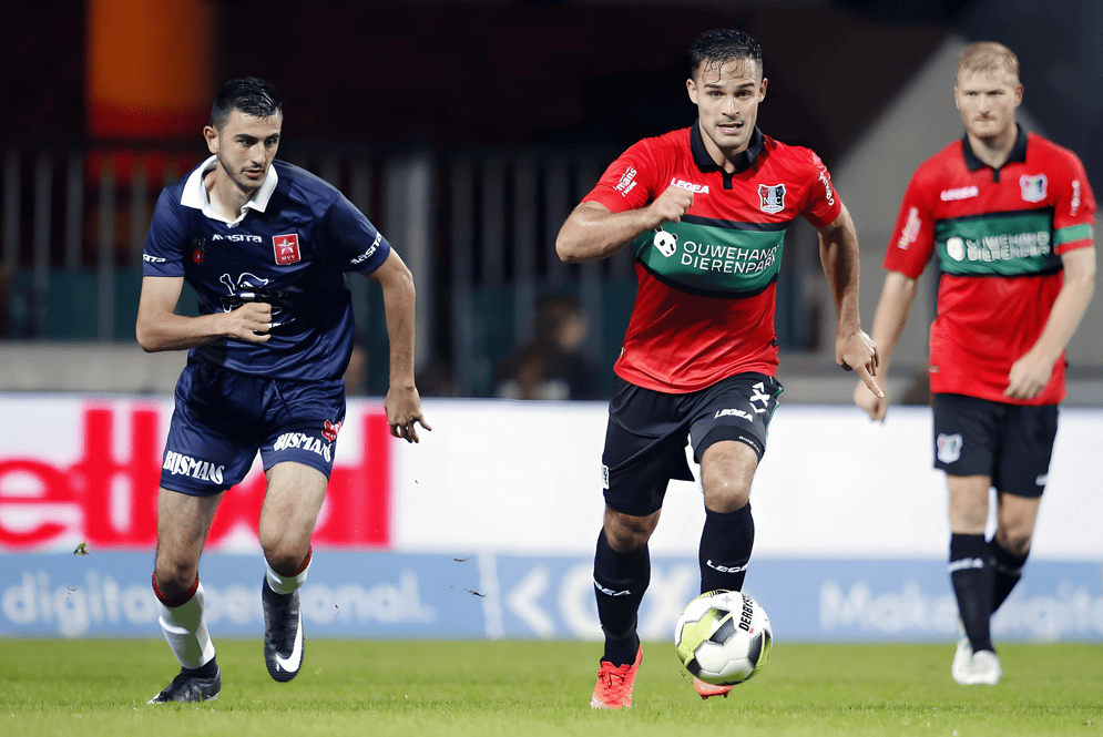 在四月中旬 在四月中旬