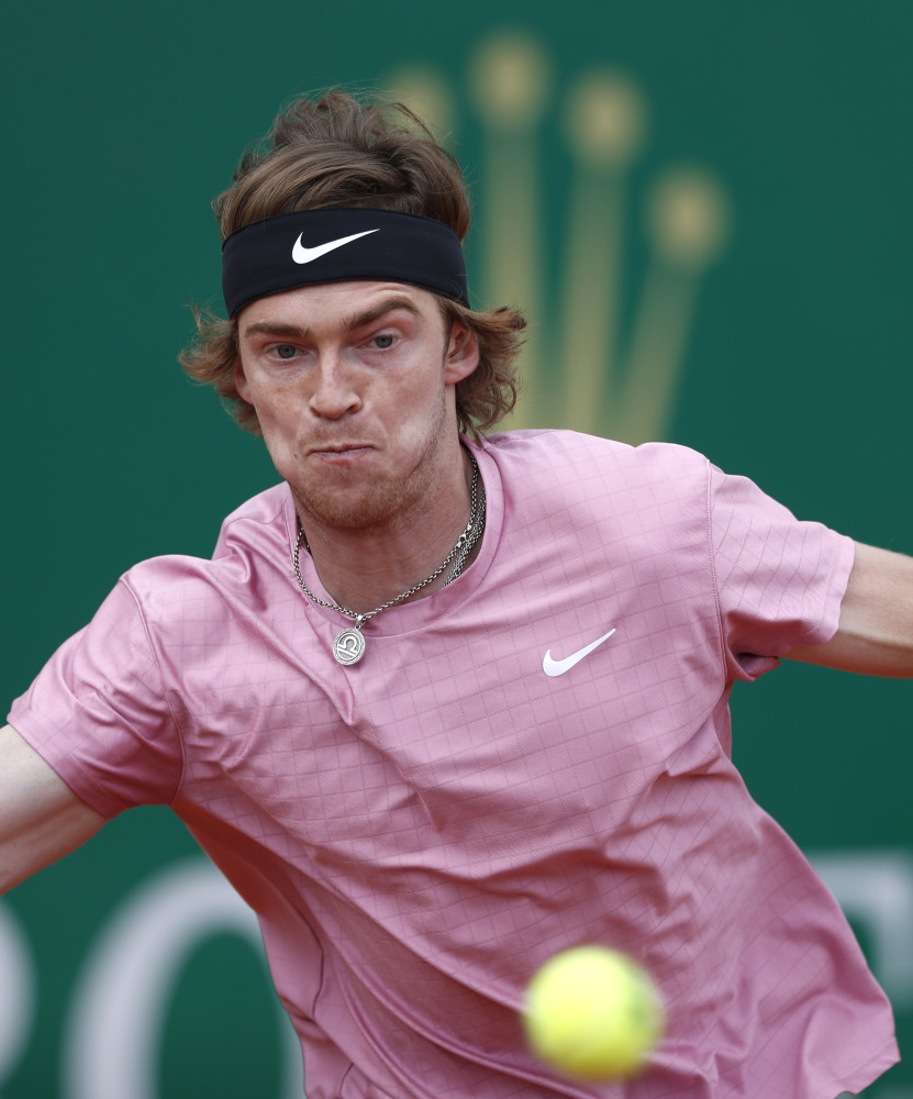 他在比赛中 他在比赛中